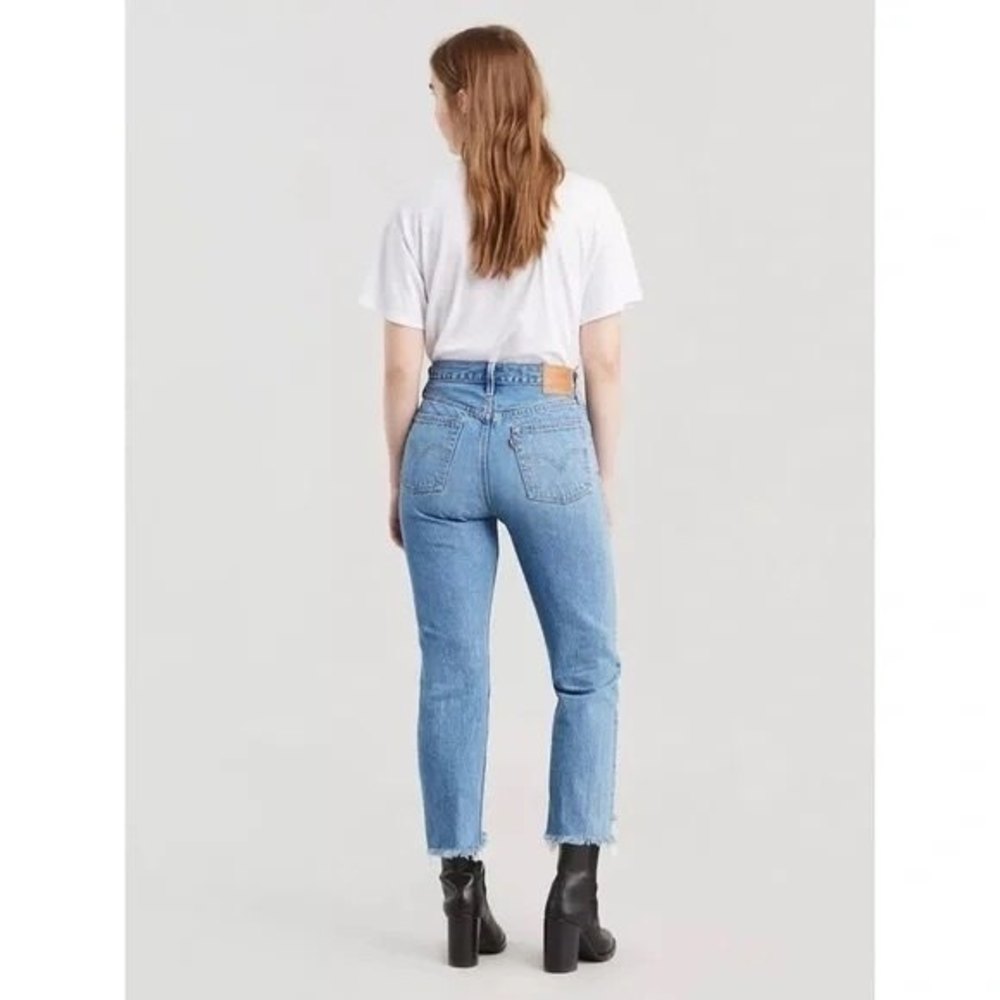 🌟  LEVIS 501 CROPPED STRAIGHT JEANS NWT 🌟